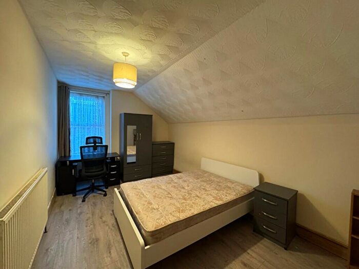 7 Bedroom Semi-Detached House To Rent In Seely Road, Nottingham, Nottinghamshire, NG7
