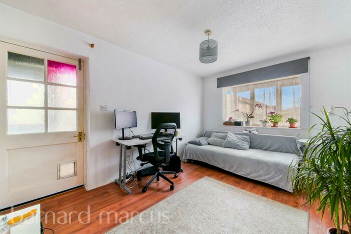 1 Bedroom House To Rent In Firs Close, Mitcham, CR4