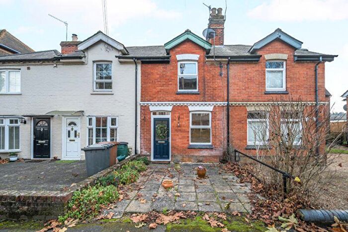 3 Bedroom Cottage To Rent In Meadrow, Godalming, GU7