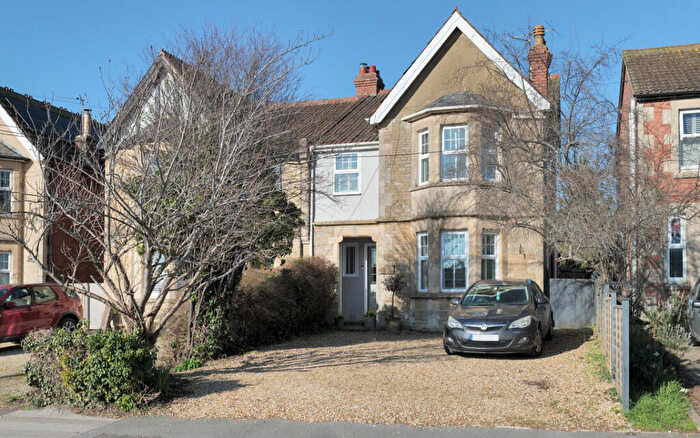4 Bedroom Semi-Detached House For Sale In Sandridge Road, Melksham, Wiltshire, SN12