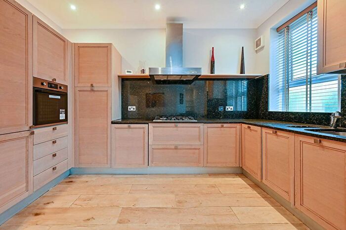 2 Bedroom Flat For Sale In Woodfield Road, Ealing, W5