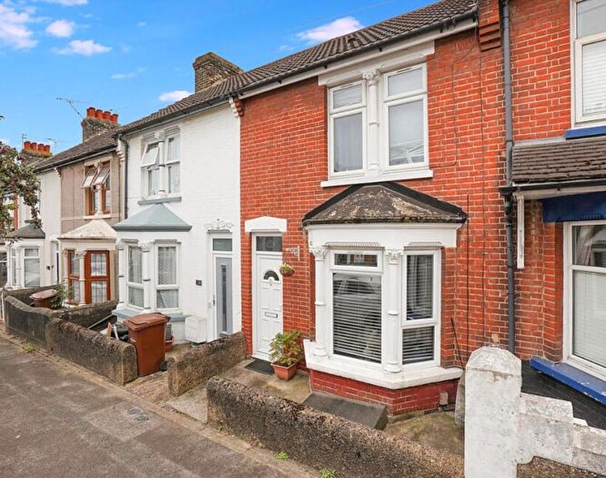 3 Bedroom Terraced House To Rent In Cavendish Avenue, Gillingham, ME7