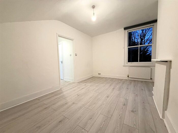 1 Bedroom Flat To Rent In Lascotts Road, London, N22