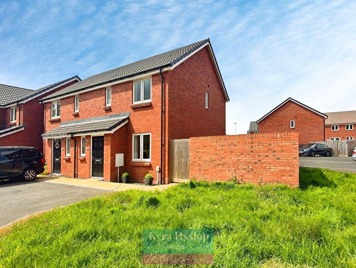 3 Bedroom Semi Detached House For Sale In Pear Close, Cranbrook, EX5