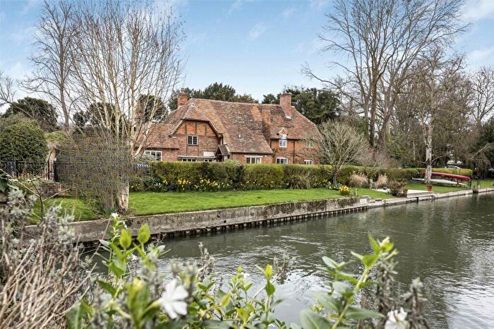 6 Bedroom Detached House For Sale In High Street, Whitchurch On Thames, Reading, Oxfordshire, RG8