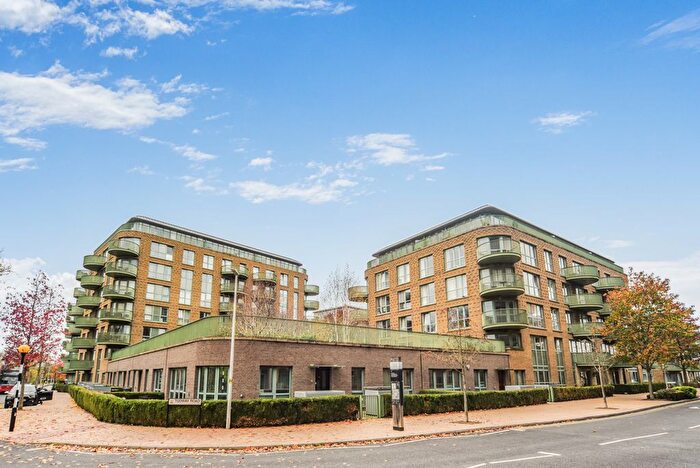 3 Bedroom Maisonette For Sale In Tudway Road, Woolwich, SE3