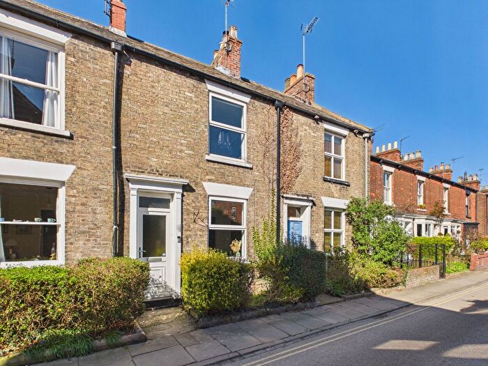 3 Bedroom Terraced House For Sale In Wood Lane, Beverley, HU17