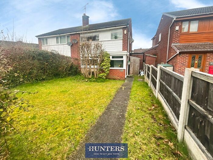 4 Bedroom Property For Sale In Glenville Walk, Stalybridge, SK15