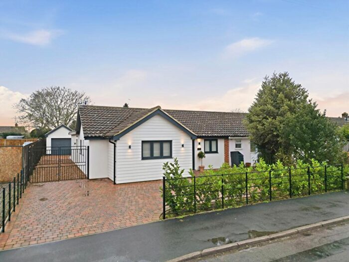 3 Bedroom Semi-Detached Bungalow For Sale In Oregon Road, Kesgrave, IP5