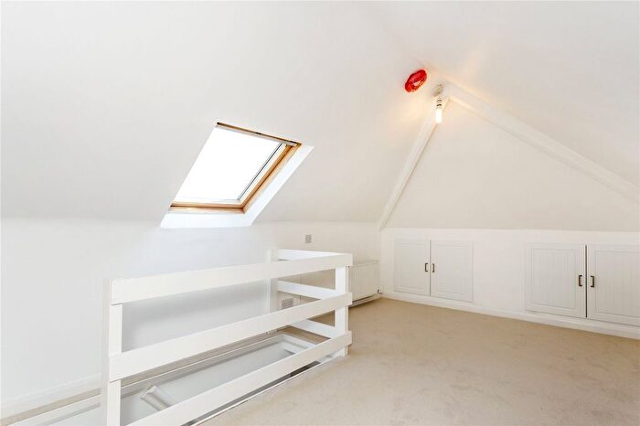 4 Bedroom Semi-Detached House To Rent In Macarthur Terrace, Charlton Park Road, SE7