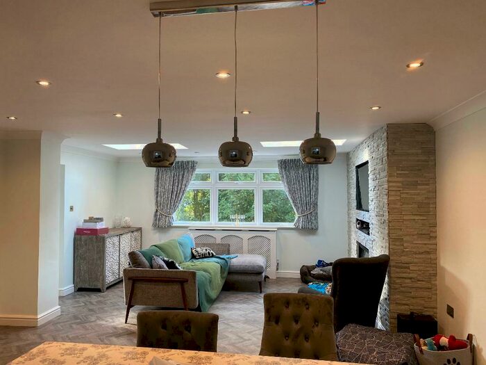 3 Bedroom Semi-Detached House To Rent In Faringham Road, Caterham, CR3