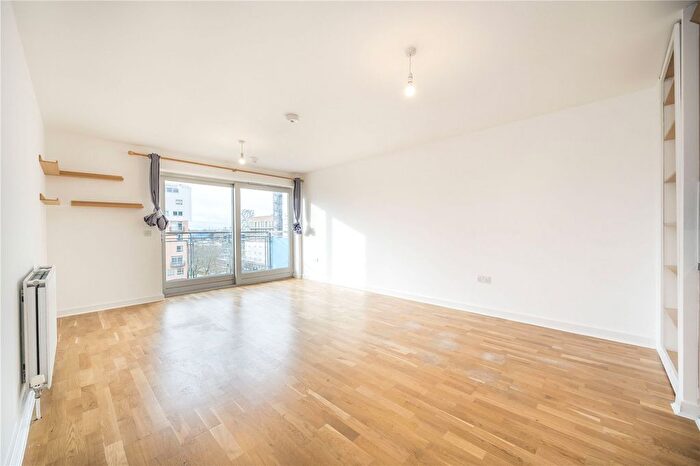 2 Bedroom Flat To Rent In Metcalfe Court, John Harrison Way, Greenwich, SE10