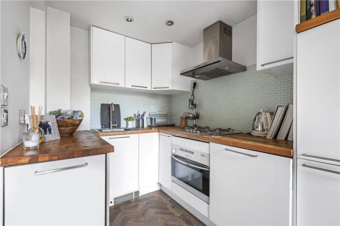 1 Bedroom Flat To Rent In Pages Walk, London, SE1
