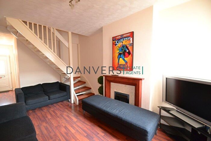 3 Bedroom Terraced House To Rent In Livingstone Street, Leicester, LE3