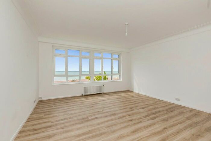3 Bedroom Apartment To Rent In Brighton Road, Worthing, BN11