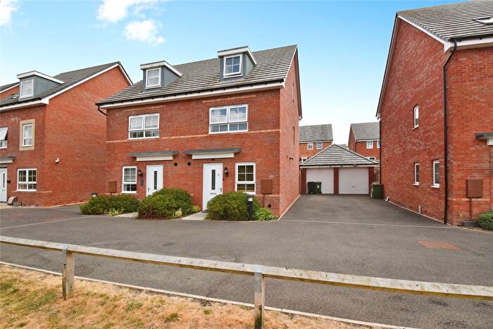3 Bedroom Semi-detached House For Sale In Admiral Close, Wigston, Leicestershire, LE18