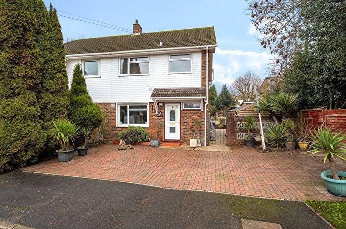 3 Bedroom Semi-detached House For Sale In Orchard Road, Havant, Hampshire, PO9