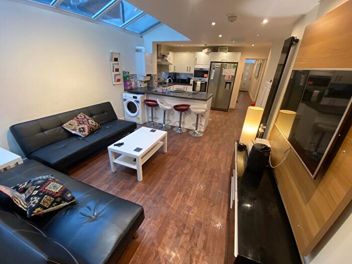 6 Bedroom House To Rent In Teignmouth Road, Selly Oak, West Midlands, B29