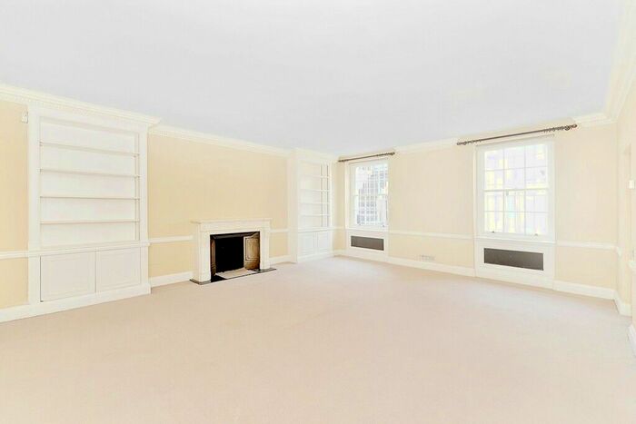 2 Bedroom Flat To Rent In Lyall Street, Belgravia, SW1X