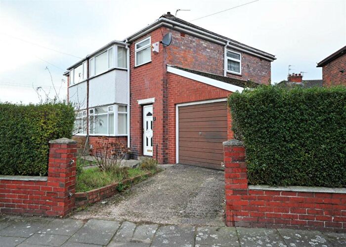 3 Bedroom Semi-Detached House For Sale In Harewood Road, Irlam, M44