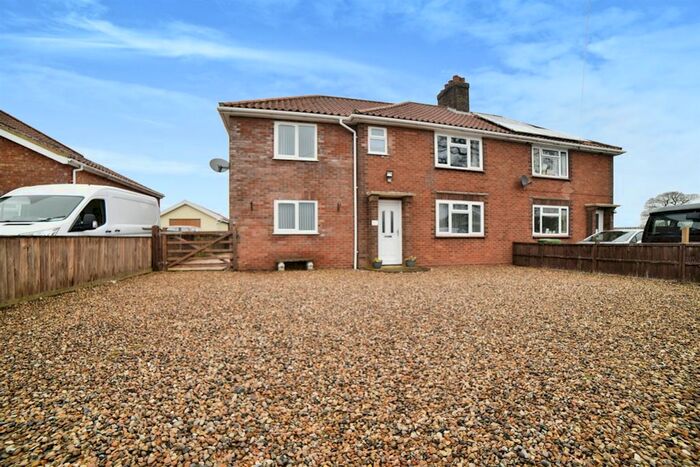 4 Bedroom Semi-Detached House For Sale In Station Road, Burston, Diss, IP22