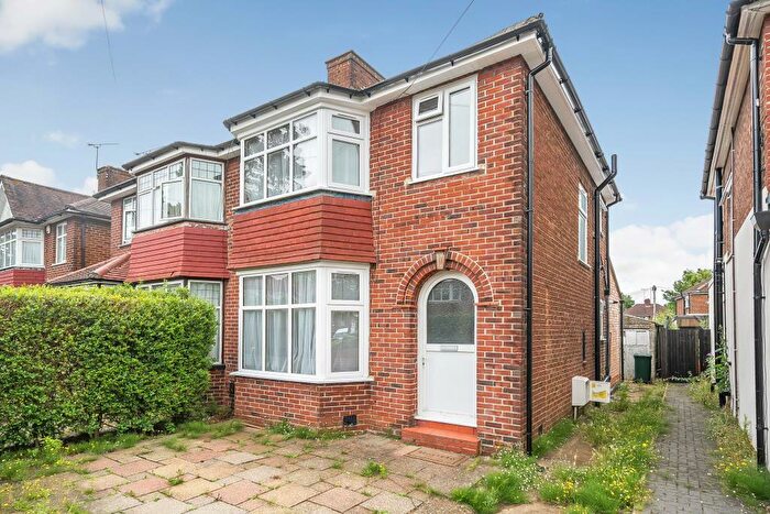 4 Bedroom Semi-Detached House To Rent In Stanmore, Harrow, HA7