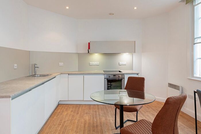 1 Bedroom Flat To Rent In Saint James's Parade, Bath, BA1