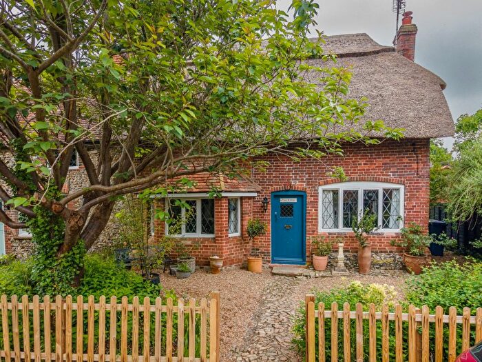 3 Bedroom Cottage To Rent In Burton Lane, Princes Risborough, Buckinghamshire, HP27