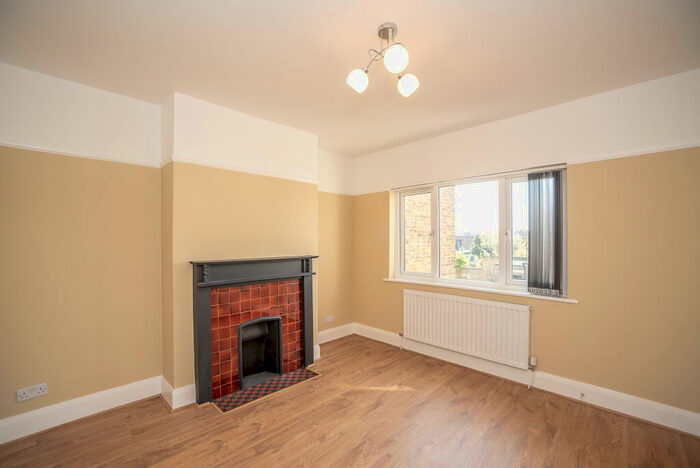 2 Bedroom Apartment To Rent In St. Marys Lane, Upminster, Essex, RM14