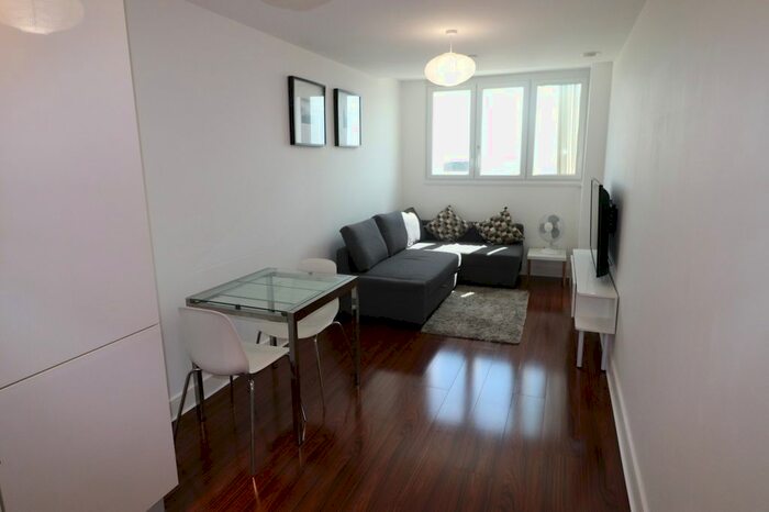 1 Bedroom Flat To Rent In Metropolitan House, One Hagley Road, Birmingham, B16