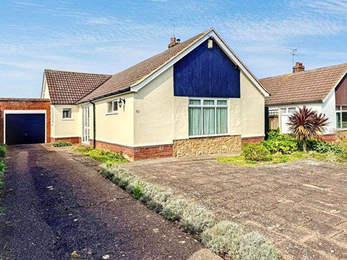 3 Bedroom Detached Bungalow For Sale In Queen Elizabeth Avenue, Margate, CT9