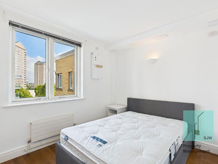 2 Bedroom Apartment To Rent In Westferry Road, Franklin Building, E14
