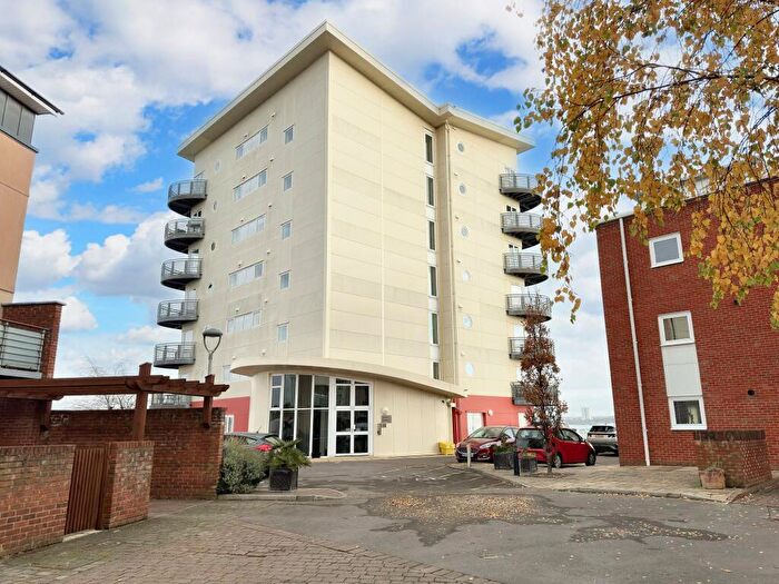 1 Bedroom Apartment For Sale In Davidson Close, Hythe, SO45