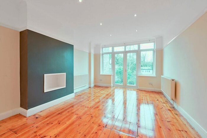 3 Bedroom End Of Terrace House To Rent In Mulgrave Road, Ealing, London, W5