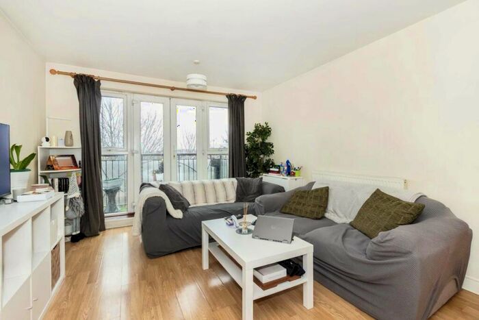 2 Bedroom Flat To Rent In Denham Road, Whetstone, N20
