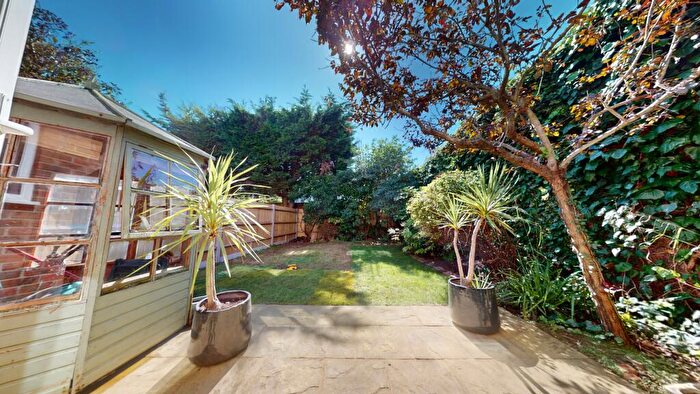 3 Bedroom Flat To Rent In Davigdor Road, Hove, BN3