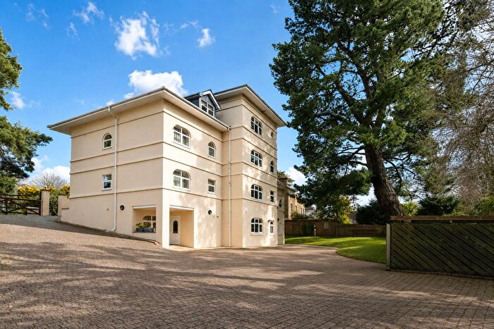 2 Bedroom Maisonette To Rent In The Ridge, Woking, Surrey, GU22