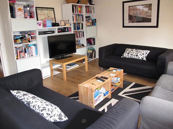 2 Bedroom Apartment To Rent In Rye Lane, London, SE15