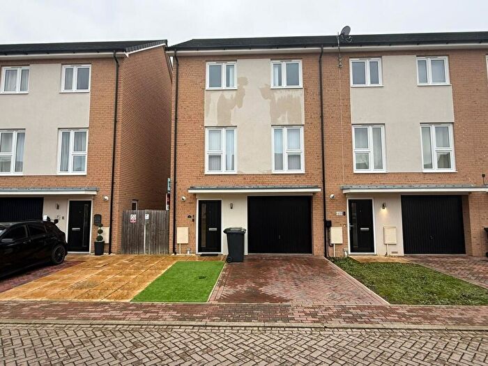 4 Bedroom Town House For Sale In Bentley Grove, Peterborough, PE3