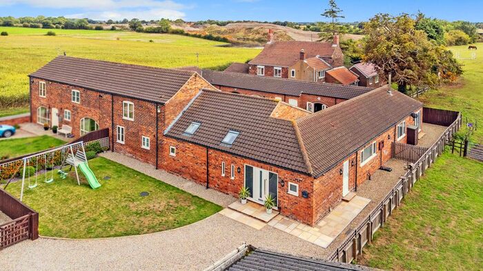 4 Bedroom Link Detached House For Sale In High Eggborough Lane, Eggborough, Goole, DN14
