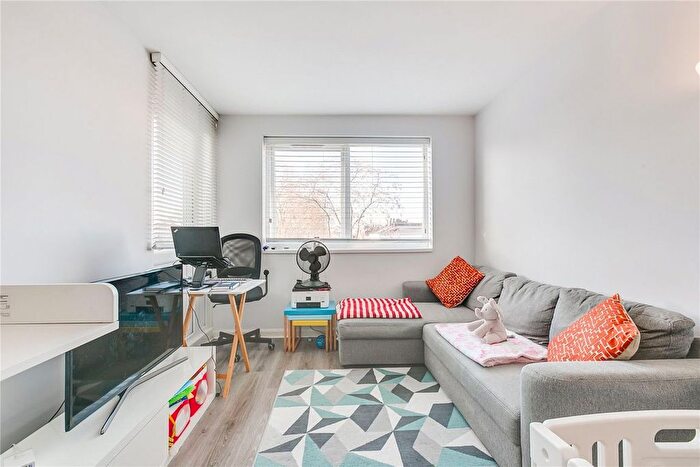 1 Bedroom Flat To Rent In Gate Hill Court, Notting Hill, W11