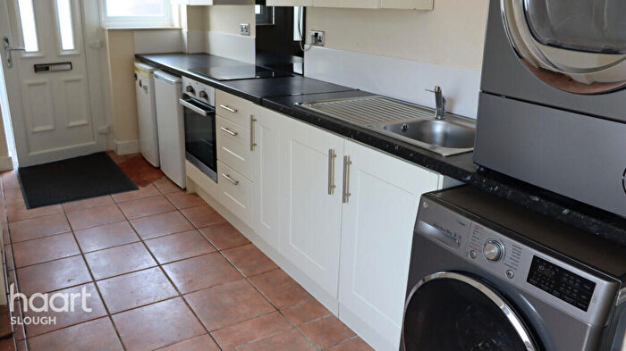 1 Bedroom Flat To Rent In Blumfield Crescent, Slough, SL1