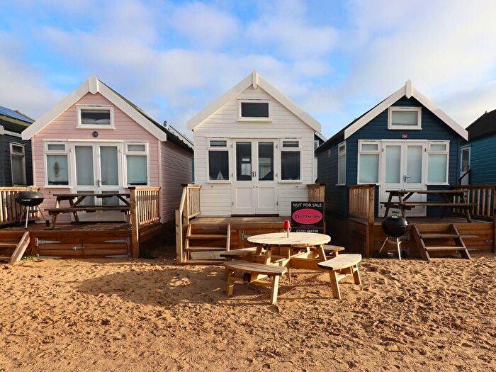 1 Bedroom Chalet For Sale In Mudeford Sand Spit, Christchurch Hut, BH23
