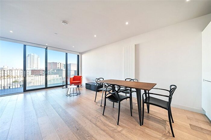 3 Bedroom Flat To Rent In Royal Crest Avenue, London, E16