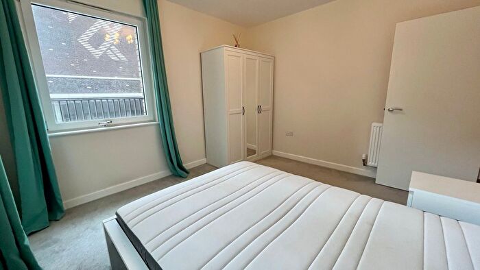3 Bedroom Flat To Rent In Forest Road, London, E17