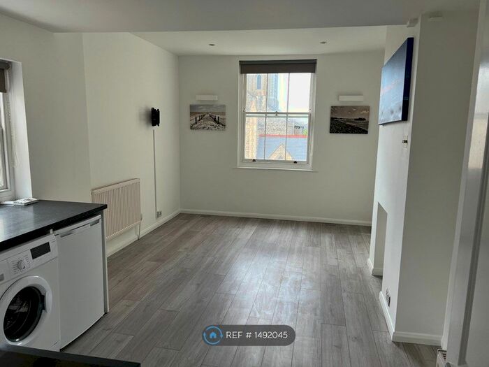 Studio To Rent In Sussex Square, Brighton, BN2