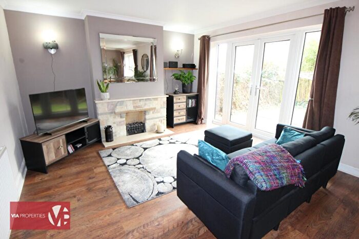 5 Bedroom Detached House For Sale In Badgers Croft, Broxbourne, EN10