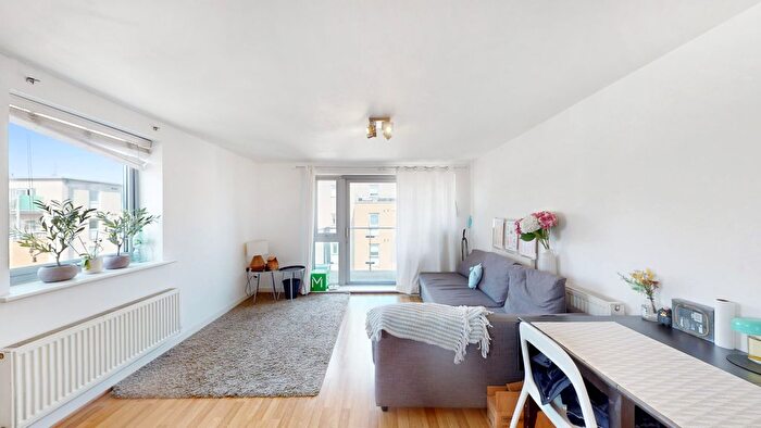2 Bedroom Flat To Rent In Maha, Merchant Street, Bow, E3