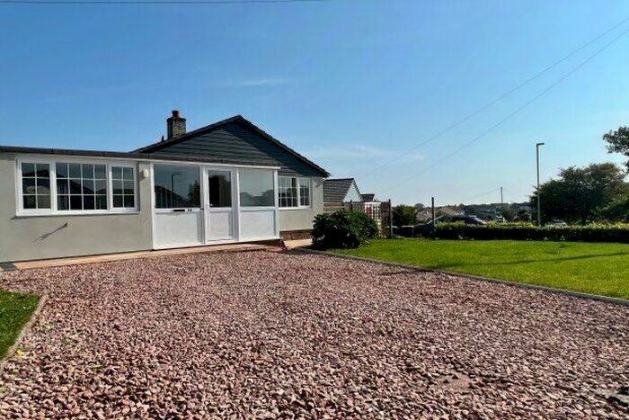 3 Bedroom Bungalow To Rent In Davies Avenue, Paignton, TQ4