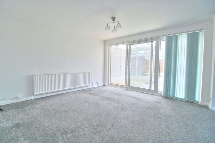 2 Bedroom Detached Bungalow To Rent In Gainsborough Crescent, Eastbourne, BN23
